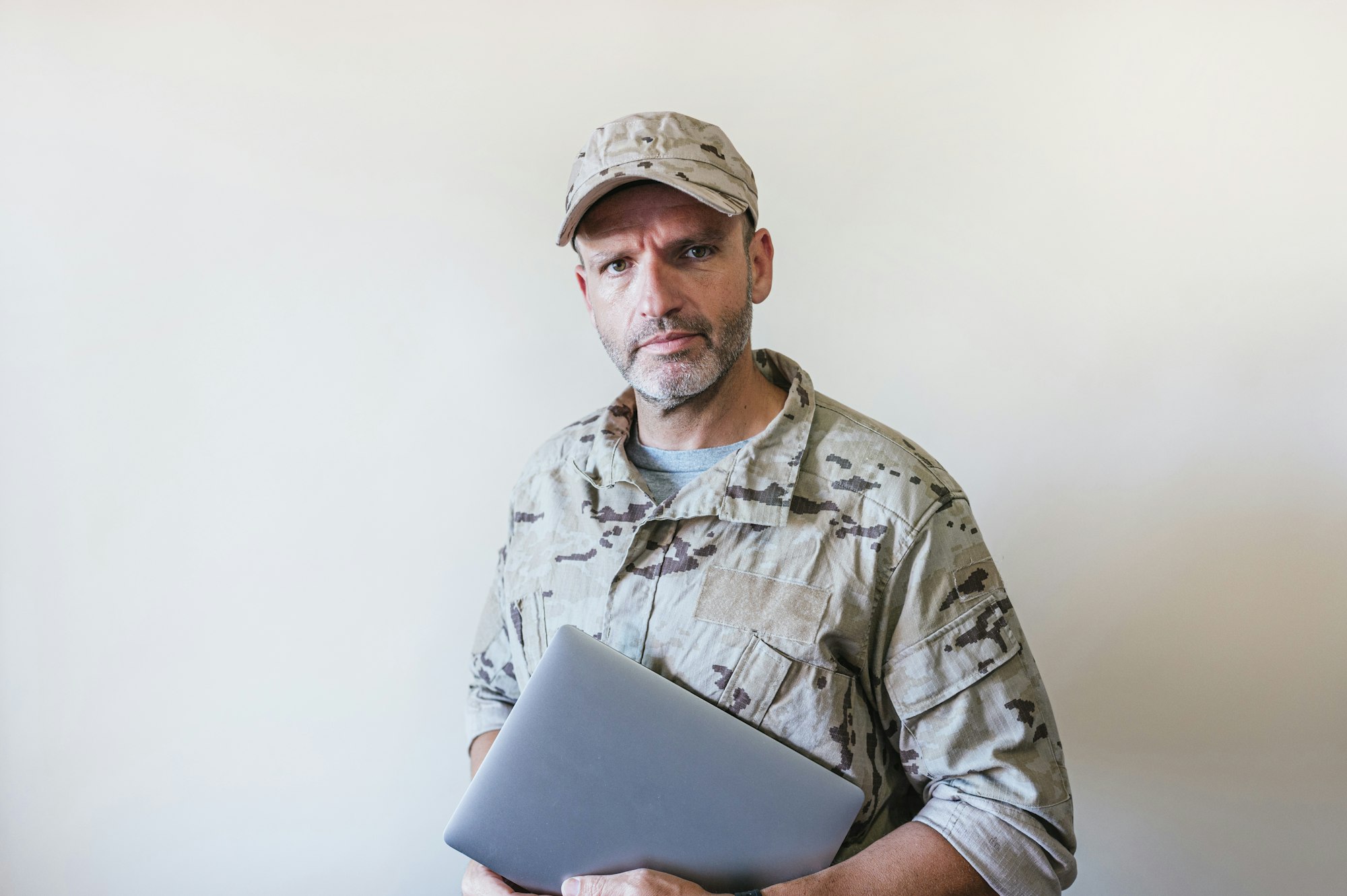 Soldier on emergency operation, with laptop
